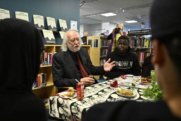 STOCKHOLM, SWEDEN 20251212 Nobel Laureate in Literature Laszlo Krasznahorkai visits Rinkeby Library to meet children who have read about his writing STOCKHOLM SWEDEN x10430x  Copyright: xChristinexOlsson TTx NOBEL 2025 RINKEBY Pq7q4dchXNY