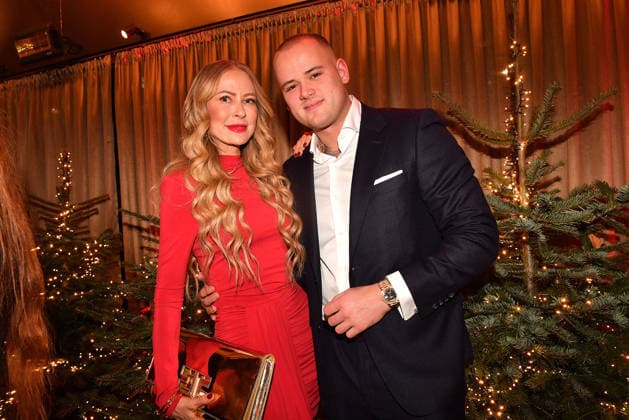 Jenny Elvers und ihr Sohn Paul Jolig beim Cathy s Charity Christmas Event im Living Hotel Das Viktualienmarkt am 11.12.2025 in Muenchen Cathy Hummels Charity Christmas Event in Muenchen *** Jenny Elvers and her son Paul Jolig at Cathy s Charity Christmas Event at the Living Hotel Das Viktualienmarkt on 11 12 2025 in Munich Cathy Hummels Charity Christmas Event in Munich 