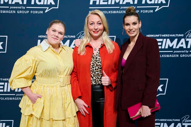 4. Peemöllers Heimat-Talk Gisa Flake , Rebecca Kunikowski , Ilka Peemöller 4. Peemöllers Heimat-Talk im DRIVE. Volkswagen Group Forum in Berlin am 11.12.2025 Copyright: xEventpressxRadkex