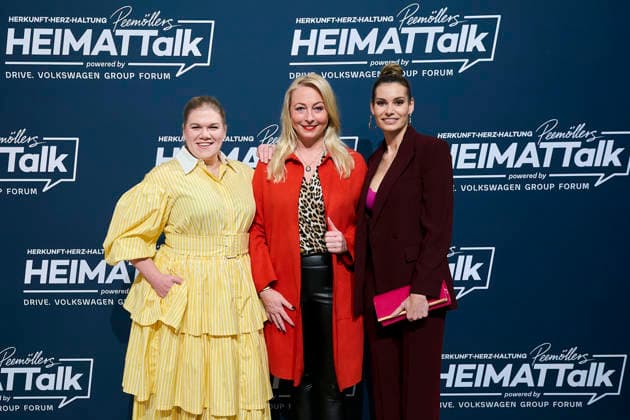 4. Peemöllers Heimat-Talk Gisa Flake , Rebecca Kunikowski , Ilka Peemöller 4. Peemöllers Heimat-Talk im DRIVE. Volkswagen Group Forum in Berlin am 11.12.2025 Copyright: xEventpressxRadkex
