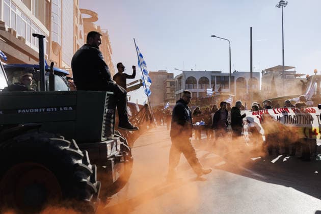Farmers stage protest at Thessaloniki port over aid delays THESSALONIKI, GREECE - DECEMBER 12: Farmers take part in the rally with tractors and agricultural vehicles as part of a nationwide protest against delays in farm aid payments and rising production costs at the port of Thessaloniki, Greece on December 12, 2025. Achilleas Chiras Anadolu Thessaloniki Greece. Editorial use only. Please get in touch for any other usage.  Copyright: x2025xAnadoluxAchilleasxChirasx