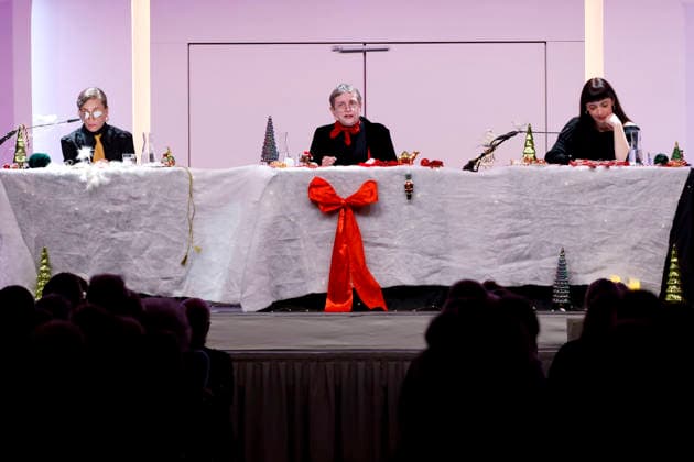 Die Schauspielerinnen Anna Thalbach, Katharina Thalbach und Nellie Thalbach auf der Lit.Cologne Spezial Veranstaltung Weihnachten bei Familie Thalbach! in der Flora. Köln, 12.12.2025 NRW Deutschland Copyright: xChristophxHardtx