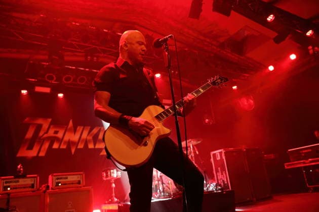 Danko Jones von der Band Danko Jones bei einem Konzert im Astra Kulturhaus in Berlin, 12. Dezember 2025. Danko Jones Konzert Berlin