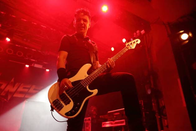 John Calabrese von der Band Danko Jones bei einem Konzert im Astra Kulturhaus in Berlin, 12. Dezember 2025. Danko Jones Konzert Berlin