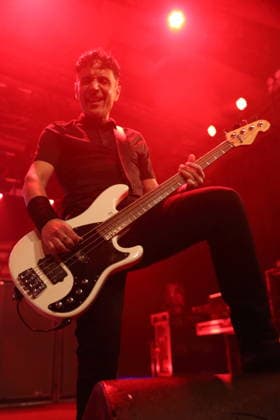 John Calabrese von der Band Danko Jones bei einem Konzert im Astra Kulturhaus in Berlin, 12. Dezember 2025. Danko Jones Konzert Berlin