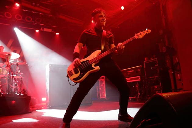 John Calabrese von der Band Danko Jones bei einem Konzert im Astra Kulturhaus in Berlin, 12. Dezember 2025. Danko Jones Konzert Berlin