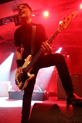 John Calabrese von der Band Danko Jones bei einem Konzert im Astra Kulturhaus in Berlin, 12. Dezember 2025. Danko Jones Konzert Berlin