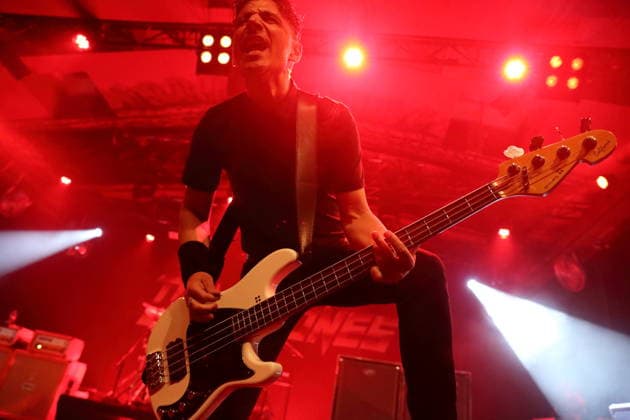 John Calabrese von der Band Danko Jones bei einem Konzert im Astra Kulturhaus in Berlin, 12. Dezember 2025. Danko Jones Konzert Berlin