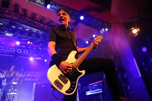 John Calabrese von der Band Danko Jones bei einem Konzert im Astra Kulturhaus in Berlin, 12. Dezember 2025. Danko Jones Konzert Berlin
