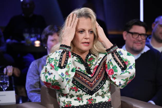 Barbara Schöneberger moderiert die NDR Talk Show am 12.12.2025, Fototermin vor der Live-Sendung im 3. Programm des NDR Fernsehen im Fernsehstudio Hamburg Lokstedt