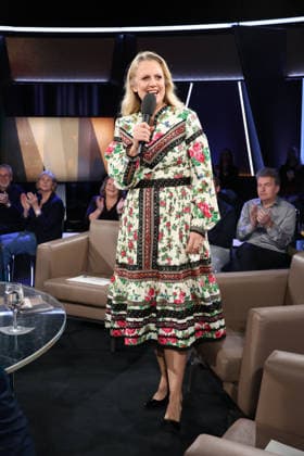 Barbara Schöneberger moderiert die NDR Talk Show am 12.12.2025, Fototermin vor der Live-Sendung im 3. Programm des NDR Fernsehen im Fernsehstudio Hamburg Lokstedt