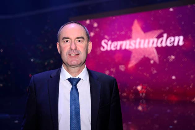 Bayerns Wirtschaftsminister Hubert Aiwanger (Freie Wähler) bei der Sternstunden-Gala 2025 in der Frankenhalle in Nürnberg. Nürnberg, 12.12.2025 Bayern Deutschland Copyright: xDwixAnoraganingrumx