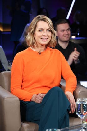 Jessy Wellmer, Journalistin und Moderatorin, zu Gast in der NDR Talk Show am 12.12.2025, Fototermin vor der Live-Sendung im 3. Programm des NDR Fernsehen im Fernsehstudio Hamburg Lokstedt