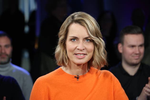 Jessy Wellmer, Journalistin und Moderatorin, zu Gast in der NDR Talk Show am 12.12.2025, Fototermin vor der Live-Sendung im 3. Programm des NDR Fernsehen im Fernsehstudio Hamburg Lokstedt