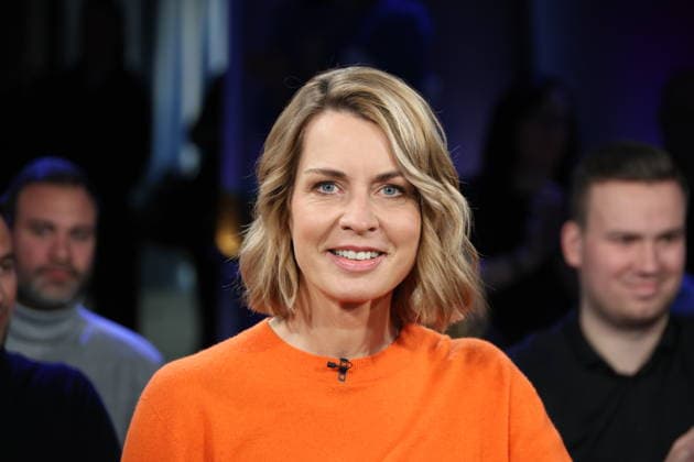 Jessy Wellmer, Journalistin und Moderatorin, zu Gast in der NDR Talk Show am 12.12.2025, Fototermin vor der Live-Sendung im 3. Programm des NDR Fernsehen im Fernsehstudio Hamburg Lokstedt