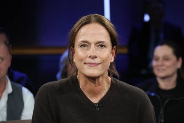 Claudia Michelsen, Schauspielerin, zu Gast in der NDR Talk Show am 12.12.2025, Fototermin vor der Live-Sendung im 3. Programm des NDR Fernsehen im Fernsehstudio Hamburg Lokstedt
