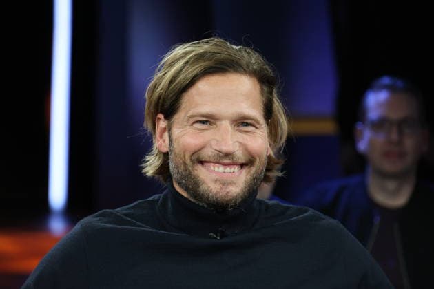 Sebastian Ströbel, Schauspieler, zu Gast in der NDR Talk Show am 12.12.2025, Fototermin vor der Live-Sendung im 3. Programm des NDR Fernsehen im Fernsehstudio Hamburg Lokstedt