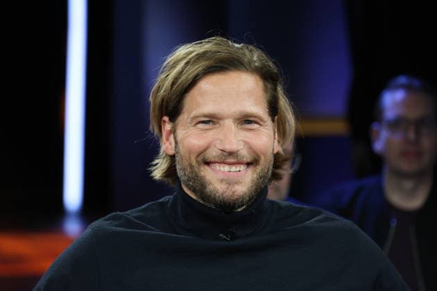Sebastian Ströbel, Schauspieler, zu Gast in der NDR Talk Show am 12.12.2025, Fototermin vor der Live-Sendung im 3. Programm des NDR Fernsehen im Fernsehstudio Hamburg Lokstedt