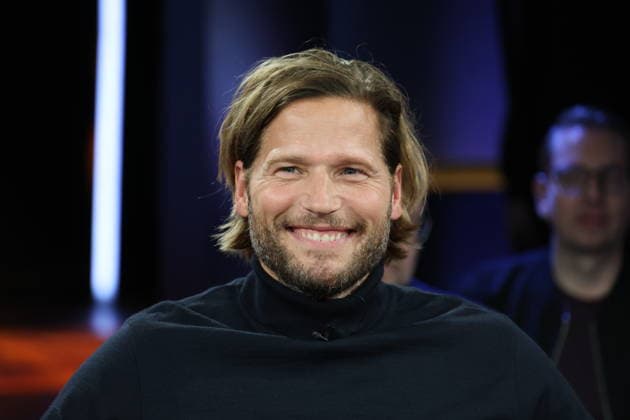 Sebastian Ströbel, Schauspieler, zu Gast in der NDR Talk Show am 12.12.2025, Fototermin vor der Live-Sendung im 3. Programm des NDR Fernsehen im Fernsehstudio Hamburg Lokstedt