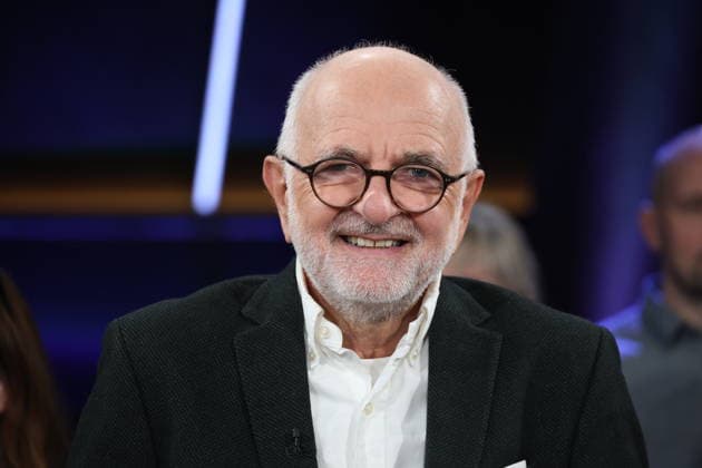 Prof. Helmut Seitz, Facharzt für Innere Medizin und Alkoholforscher, zu Gast in der NDR Talk Show am 12.12.2025, Fototermin vor der Live-Sendung im 3. Programm des NDR Fernsehen im Fernsehstudio Hamburg Lokstedt