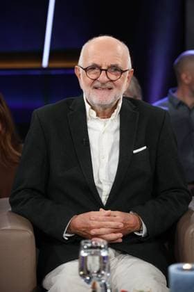 Prof. Helmut Seitz, Facharzt für Innere Medizin und Alkoholforscher, zu Gast in der NDR Talk Show am 12.12.2025, Fototermin vor der Live-Sendung im 3. Programm des NDR Fernsehen im Fernsehstudio Hamburg Lokstedt