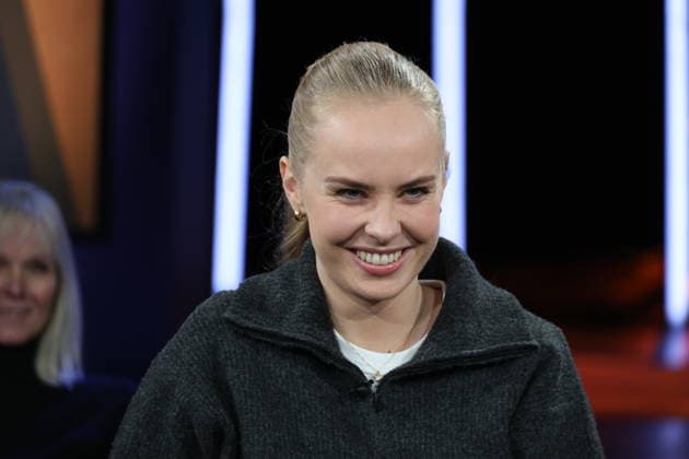 Clara Lösel, Lyrikerin und Autorin, zu Gast in der NDR Talk Show am 12.12.2025, Fototermin vor der Live-Sendung im 3. Programm des NDR Fernsehen im Fernsehstudio Hamburg Lokstedt