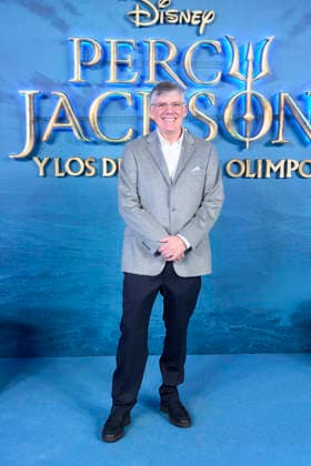 Percy Jackson and the Olympians’ Madrid Premiere - Spain Rick Riordan attends ‘Percy Jackson and the Olympians’ Premiere during a Fan Event at Calderon Theatre on December 13, 2025 in Madrid, Spain. Photo by ABACAPRESS.COM Madrid Madrid Spain  Copyright: xABACAx