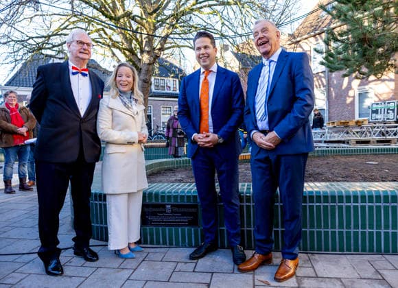 13-12-2025 Wassenaar Princess Margarita de Bourbon Parme with wethouder Laurens van Doeveren and board member Kees Kroon of Centrum Management Wassenaar at the opening of the renovated Wassenaar shopping center, De Langstraat, in her hometown Wassenaar. Â  Copyright: xPPEx
