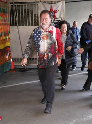 44th Annual Miracle on 1st Street Christmas Toy Giveaway at Hollenbeck Youth Center Featuring: Arnold Schwarzenegger Where: Los Angeles, California, United States When: 13 Dec 2025 Credit: Faye s Vision Cover Images EDITORIAL USE ONLY. NOT FOR USE BY NEWSPAPERS BASED IN THE UK. Copyright: xx coverimg55336713