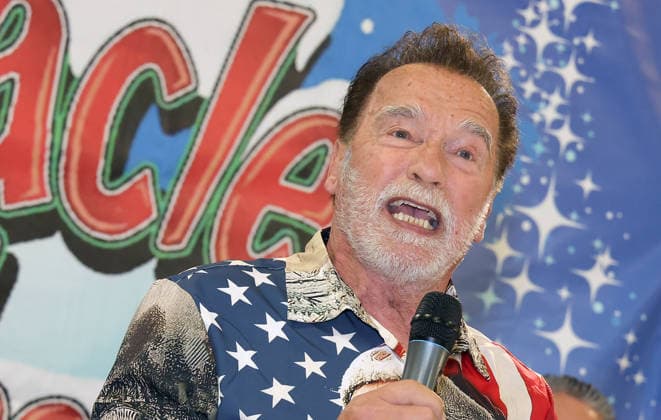 44th Annual Miracle on 1st Street Christmas Toy Giveaway at Hollenbeck Youth Center Featuring: Arnold Schwarzenegger Where: Los Angeles, California, United States When: 13 Dec 2025 Credit: Faye s Vision Cover Images EDITORIAL USE ONLY. NOT FOR USE BY NEWSPAPERS BASED IN THE UK. Copyright: xx coverimg55336723