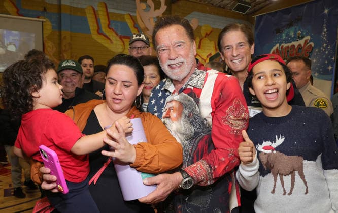 44th Annual Miracle on 1st Street Christmas Toy Giveaway at Hollenbeck Youth Center Featuring: Arnold Schwarzenegger, District Attorney Nathan Hochman, Zacky Munoz Where: Los Angeles, California, United States When: 13 Dec 2025 Credit: Faye s Vision Cover Images EDITORIAL USE ONLY. NOT FOR USE BY NEWSPAPERS BASED IN THE UK. Copyright: xx coverimg55336733