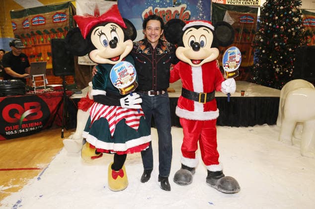 44th Annual Miracle on 1st Street Christmas Toy Giveaway at Hollenbeck Youth Center Featuring: Gabriel Luna Where: Los Angeles, California, United States When: 13 Dec 2025 Credit: Faye s Vision Cover Images EDITORIAL USE ONLY. NOT FOR USE BY NEWSPAPERS BASED IN THE UK. Copyright: xx coverimg55336754
