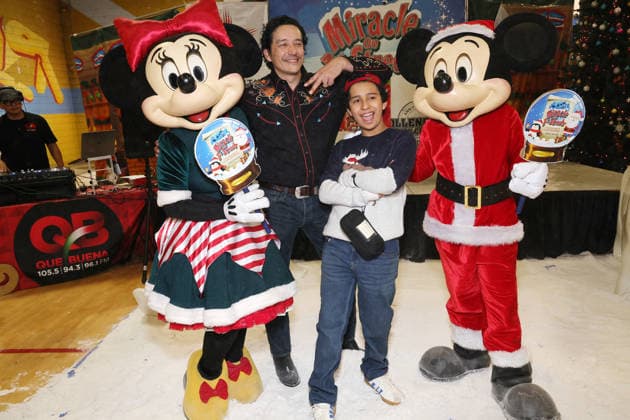 44th Annual Miracle on 1st Street Christmas Toy Giveaway at Hollenbeck Youth Center Featuring: Gabriel Luna, Zacky Munoz Where: Los Angeles, California, United States When: 13 Dec 2025 Credit: Faye s Vision Cover Images EDITORIAL USE ONLY. NOT FOR USE BY NEWSPAPERS BASED IN THE UK. Copyright: xx coverimg55336758