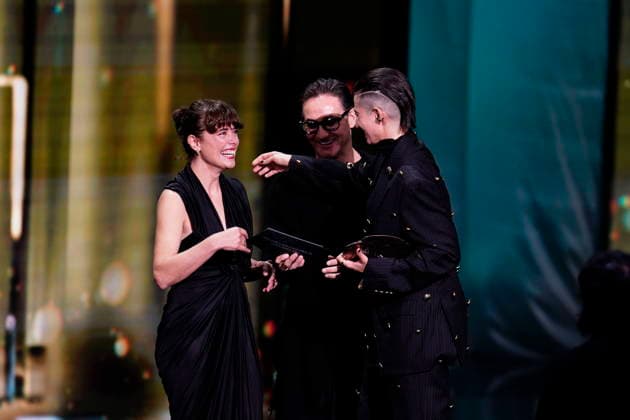Gala of the 31st edition of the José María Forqué Awards Actors Patricia López Arnaiz i and Carlos Santos present the award for best documentary feature film to actress Alba Flores d for Flores para Antonio during the gala of the 31st edition of the José María Forqué Awards, at the IFEMA Municipal Palace, on December 13, 2025, in Madrid Spain The José María Forqué Film Awards, known as the Forqué Awards, were created in 1996 by Egeda EGEDA to honor the memory of José María Forqué, a figure in Spanish filmmaking and the first president of Egeda EGEDA EGEDA, were created in 1996 by the Entidad de Gestión de Derechos de los Productores Audiovisuales Egeda to honor the memory of José María Forqué, a leading figure in Spanish filmmaking and the  Copyright: xA.xPÃ rezxMecax 7168603