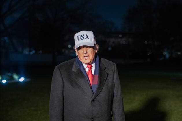 December 13, 2025, Washington, District of Columbia, USA: President Donald Trump returned to the White House from the Army-Navy football game in Baltimore, MD and spoke to the press briefly about the mass shooting at Brown University on December 13, 2025. The President said What a terrible thing it is. All we can do right now is pray for the victims. Washington USA - ZUMAl312 20251213_znp_l312_030 Copyright: xAndrewxLeydenx