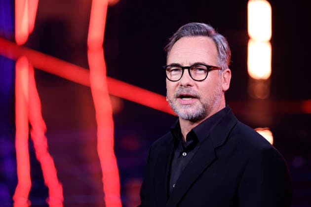 Moderator Matthias Opdenhövel in der Prosieben-Show The Masked Singer in den MMC-Studios in Ossendorf. Köln, 13.12.2025 NRW Deutschland Copyright: xChristophxHardtx