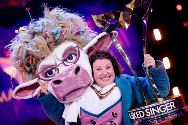 Schauspielerin Meltem Kaptan siegt als Figur Muuhnika in der Prosieben-Show The Masked Singer in den MMC-Studios in Ossendorf. Köln, 13.12.2025 NRW Deutschland Copyright: xChristophxHardtx