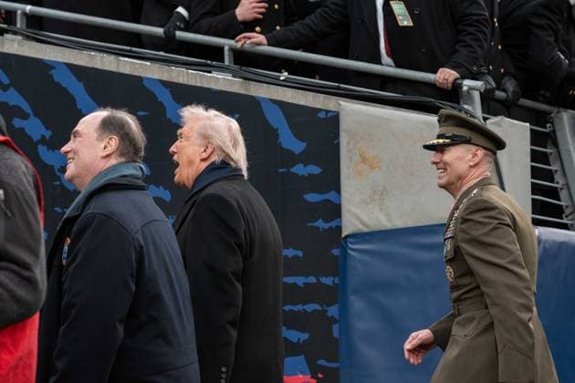 December 13, 2025, Baltimore, Maryland, USA: President DONALD TRUMP yells something to the stands as he walks off the field after the coin toss at the Army Navy Football Game. Baltimore USA - ZUMAs365 20251213_znp_s365_003 Copyright: xJoeyxSussmanx