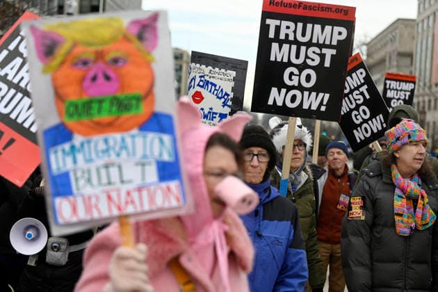 A Trump Must Go protest in Washington DC Demonstrators gather and held a rally around the White House to protest against US President Donald Trump in Washington, DC, on December 13, 2025. Photo by Olivier Douliery ABACAPRESS.COM Washington DC United States  Copyright: xDoulieryxOlivier ABACAx