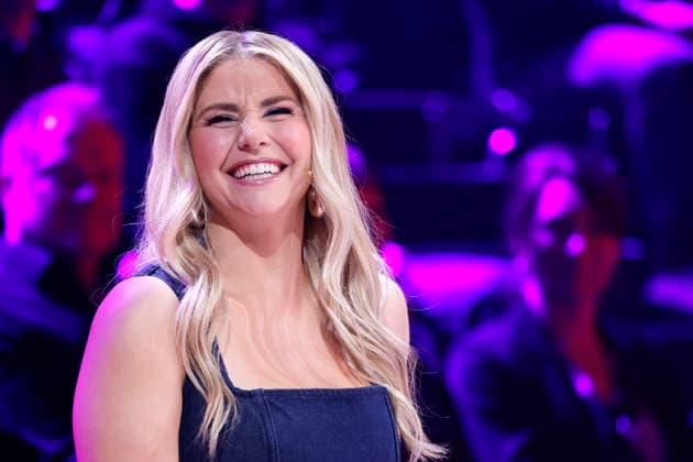Sängerin Beatrice Egli in der Prosieben-Show The Masked Singer in den MMC-Studios in Ossendorf. Köln, 13.12.2025 NRW Deutschland Copyright: xChristophxHardtx