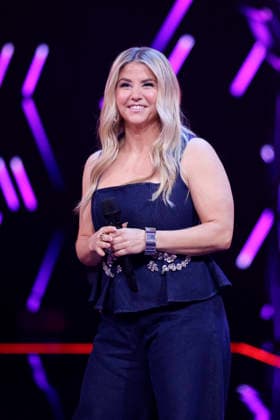Sängerin Beatrice Egli in der Prosieben-Show The Masked Singer in den MMC-Studios in Ossendorf. Köln, 13.12.2025 NRW Deutschland Copyright: xChristophxHardtx