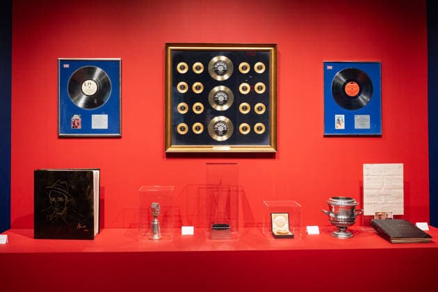 Sotheby s Icons and Bing Crosby Exhibitions press preview Platinum and gold discs, part of Kathryn & Bing Crosby collection on view during press preview at Sotheby s Icons and Bing Crosby Exhibitions in New York, NY on December 13, 2025. New York New York United States Copyright: LevxRadin
