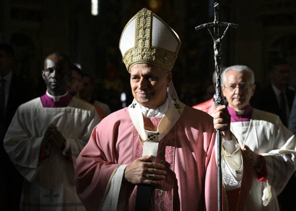 Pope Leo XIV Celebrates Mass For Jubilee of Prisoners - Vatican Pope Leo XIV celebrates mass for the jubile of prisoners in Saint Peter’s basilica at the Vatican on December 14, 2025. Pope Leo XIV called for mercy, rehabilitation and social reintegration. He said prisons should not define people by their past actions and urged governments to address overcrowding, education and job opportunities for inmates. Photo by (EV) Simone Risoluti Vatican Media ABACAPRESS.COM Vatican Vatican (or Holy See)  Copyright: xABACAx
