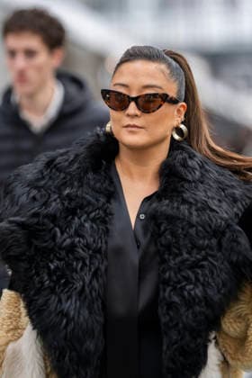 Emily in Paris cast - Paris Ashley Park arrives at Gare d’Austerlitz by the Orient Express in Paris, on December 14, 2025. Photo by Eliot Blondet ABACAPRES.COM Paris France France  Copyright: xBlondetxEliot ABACAx