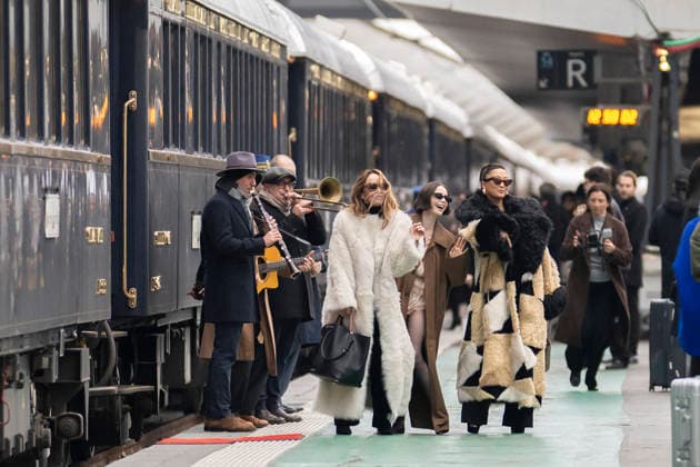 Emily in Paris cast - Paris Philippine Leroy Beaulieu, Lily Collins and Ashley Park arrive at Gare d’Austerlitz by the Orient Express in Paris, on December 14, 2025. Photo by Eliot Blondet ABACAPRES.COM Paris France France  Copyright: xBlondetxEliot ABACAx
