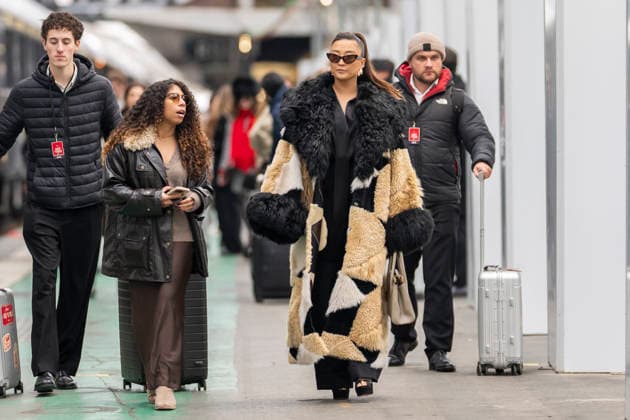 Emily in Paris cast - Paris Ashley Park arrives at Gare d’Austerlitz by the Orient Express in Paris, on December 14, 2025. Photo by Eliot Blondet ABACAPRES.COM Paris France France  Copyright: xBlondetxEliot ABACAx