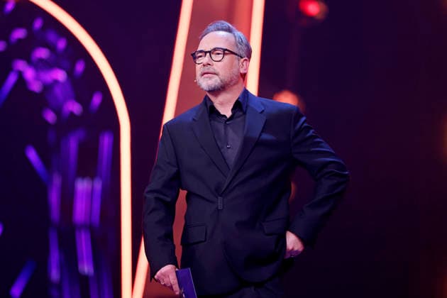 Moderator Matthias Opdenhövel in der Prosieben-Show The Masked Singer in den MMC-Studios in Ossendorf. Köln, 13.12.2025 NRW Deutschland Copyright: xChristophxHardtx