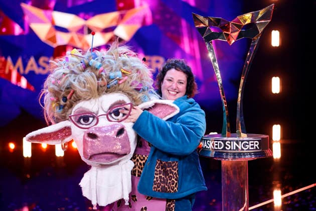 Schauspielerin Meltem Kaptan siegt als Figur Muuhnika in der Prosieben-Show The Masked Singer in den MMC-Studios in Ossendorf. Köln, 13.12.2025 NRW Deutschland Copyright: xChristophxHardtx