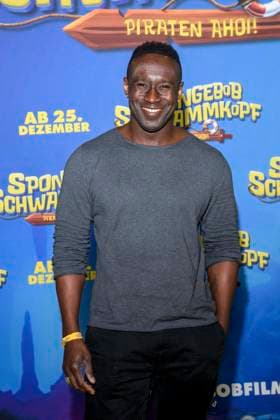 ABBberlin: Jerry Kwarteng zu Gast auf dem gelben Teppich bei der Deutschlandpremiere von SPONGEBOB SCHWAMMKOPF PIRATEN AHOI! im Kino in der Kulturbrauerei in am 14.12.2025 Berlin Deutschland