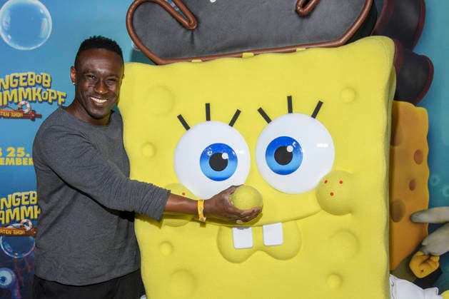 ABBberlin: Jerry Kwarteng zu Gast auf dem gelben Teppich bei der Deutschlandpremiere von SPONGEBOB SCHWAMMKOPF PIRATEN AHOI! im Kino in der Kulturbrauerei in am 14.12.2025 Berlin Deutschland